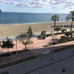 Piso Frente Al Mar Primera Linea De Playa En Con Parking Gratuito Málaga